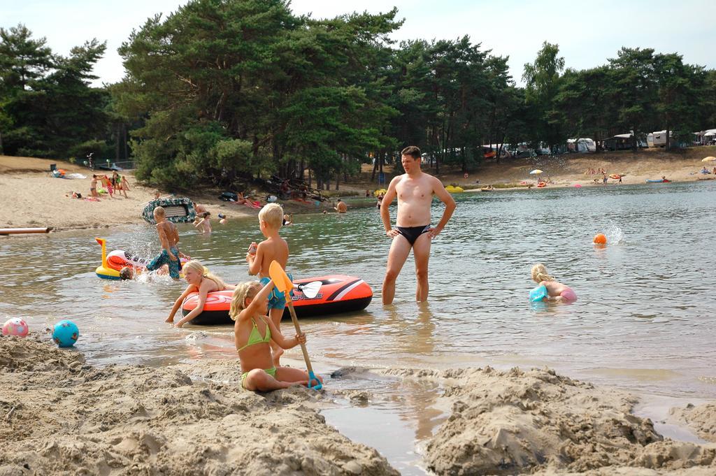 Camping Blauwe Meer Nv 3* Lommel